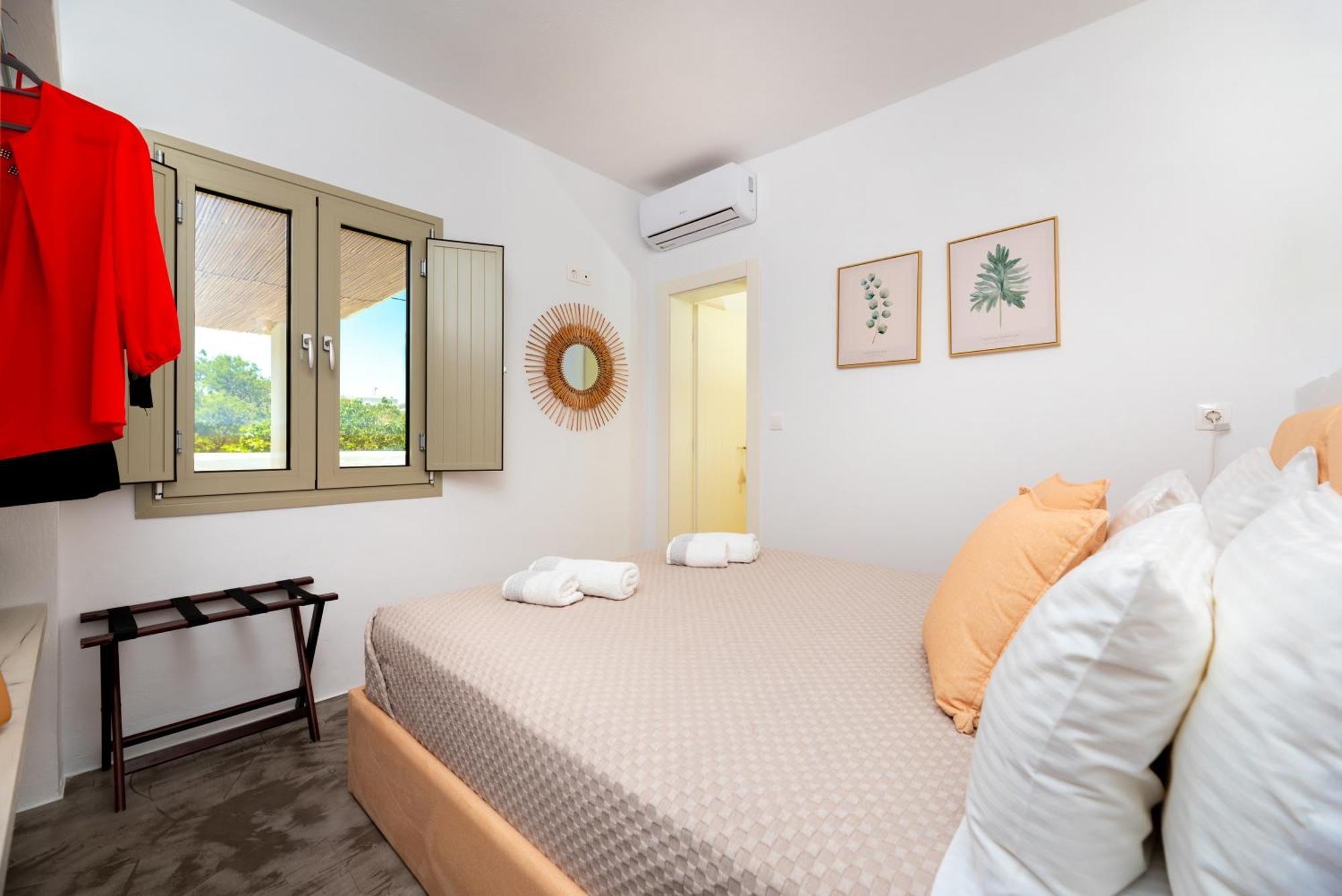 Aerenia Luxury suites Karterados  Chambre photo