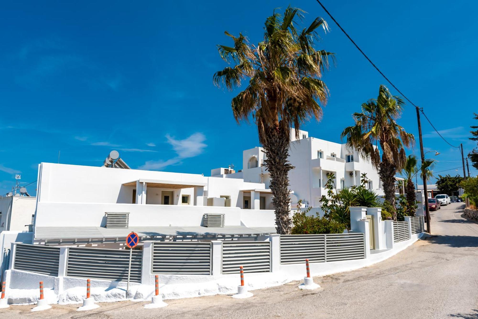 Aerenia Luxury suites Karterados  Extérieur photo