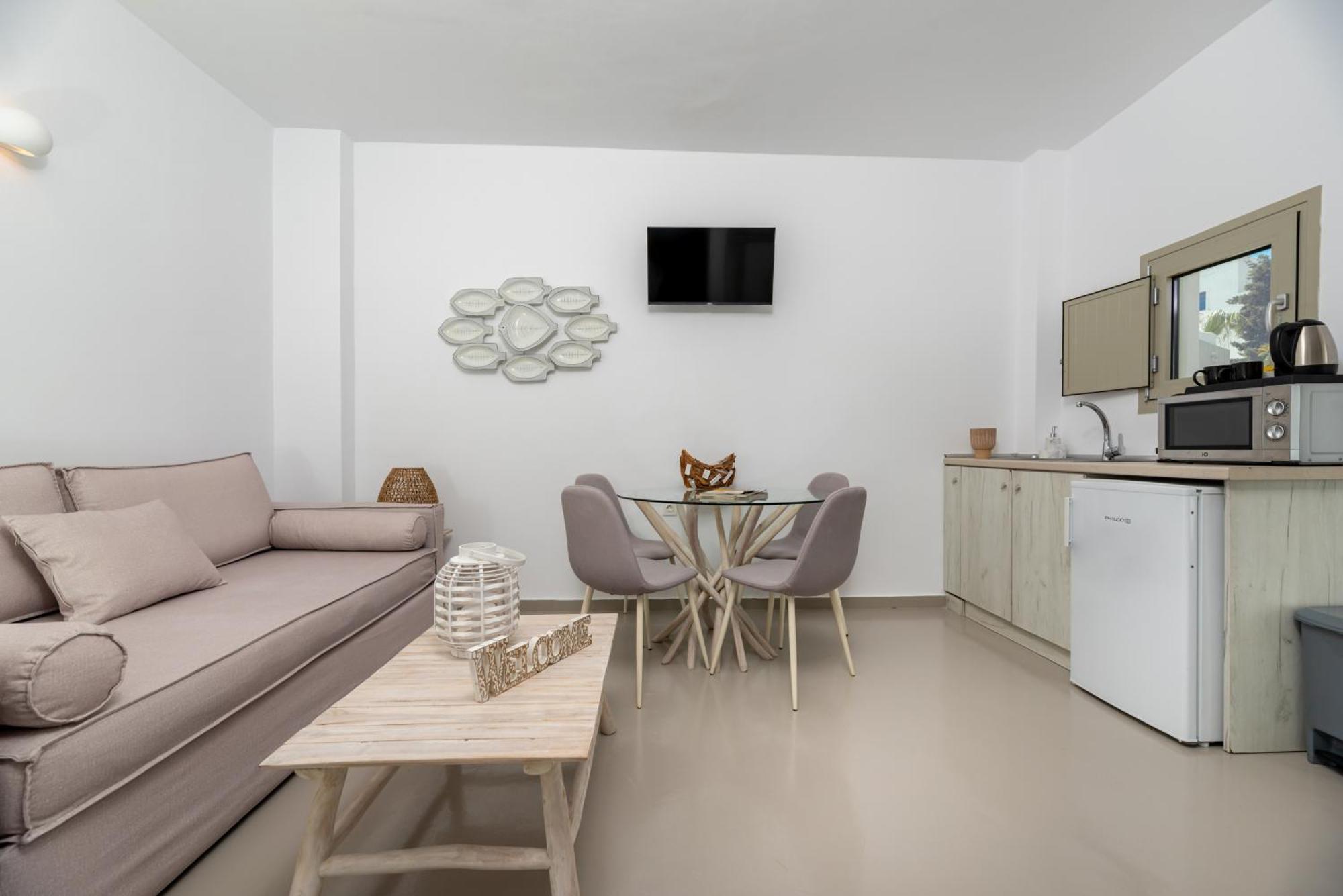 Aerenia Luxury suites Karterados  Extérieur photo