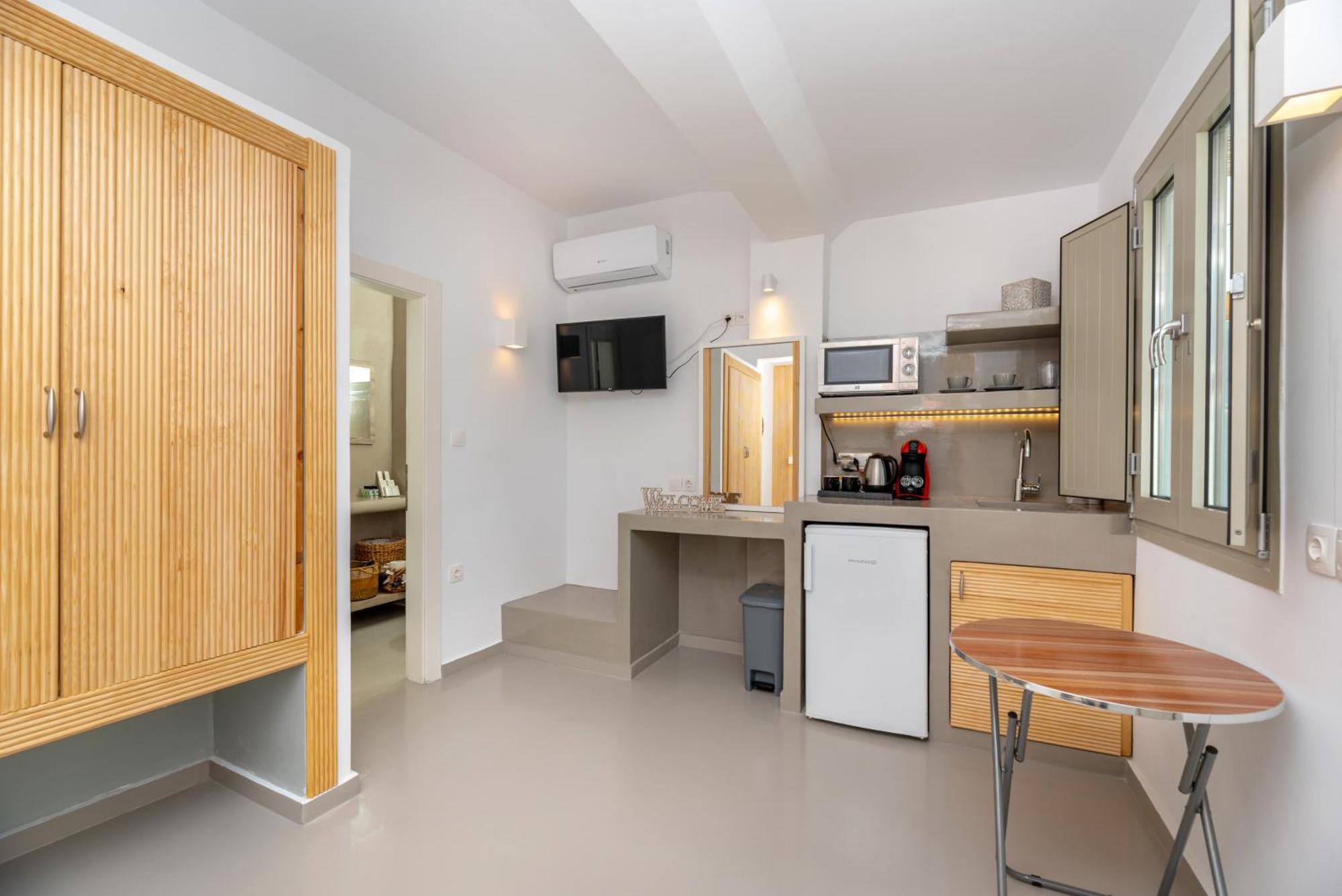 Aerenia Luxury suites Karterados  Extérieur photo